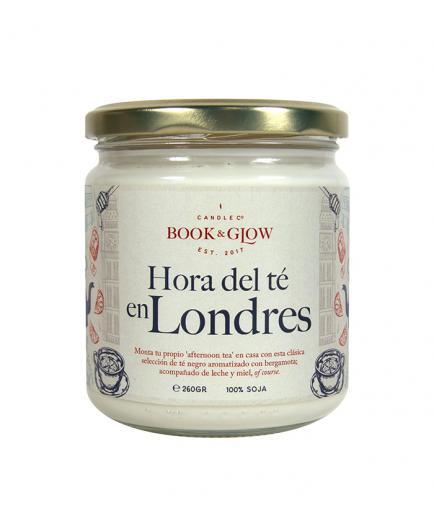 Book and Glow - *Mundos Extraordinarios* - Vegan Soy Candle - Hora del té en Londres
