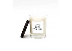 The Singular Olivia - Love is in the Air scented candle 190g - Raspberry and cinnamon